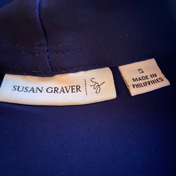 Woman’s Jacket - Picture 2 of 4